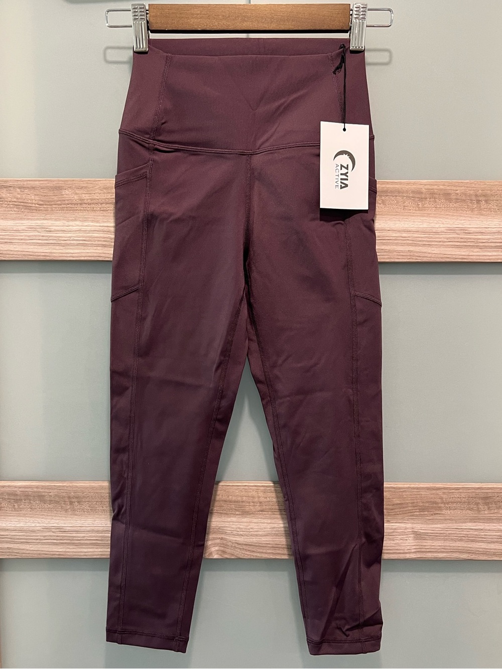 ZYIA | Brilliant High-Waisted Side-Pocket Capri Wine
